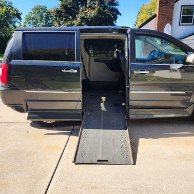 2012 Chrysler Town & Country Limited