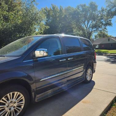 2012 Chrysler Town & Country Limited