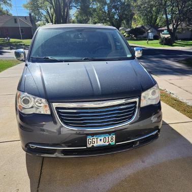 2012 Chrysler Town & Country Limited