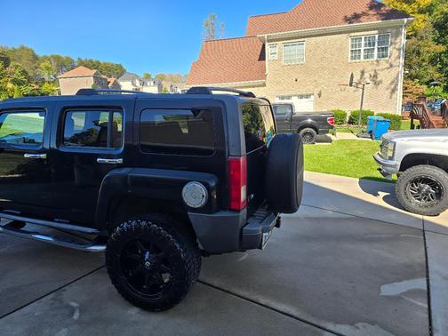 Black 2008 Hummer H3 Base