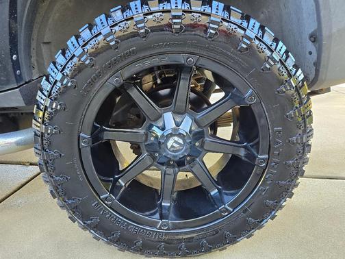 Black 2008 Hummer H3 Base