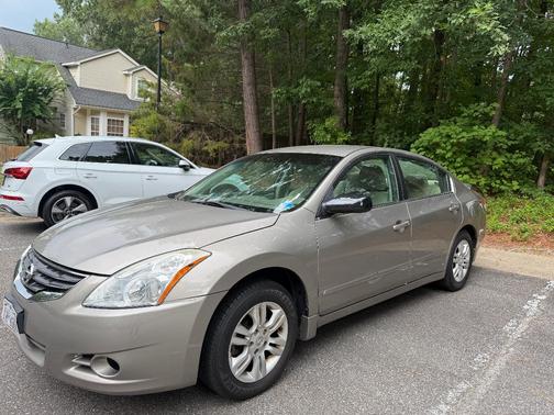 Beige 2012 Nissan Altima 2.5 S