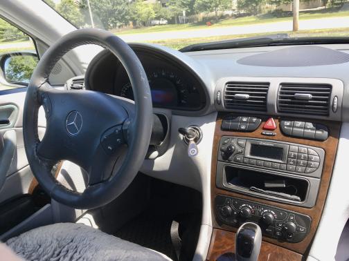 2004 Mercedes-Benz C-Class C240
