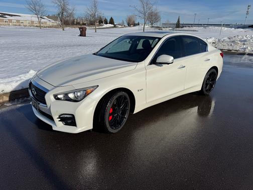 2016 INFINITI Q50 3.0t Red Sport 400
