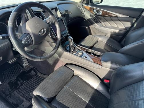 2016 INFINITI Q50 3.0t Red Sport 400