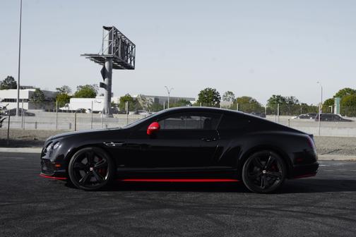 Photo 5 of 10 of 2017 Bentley Continental GT V8 S