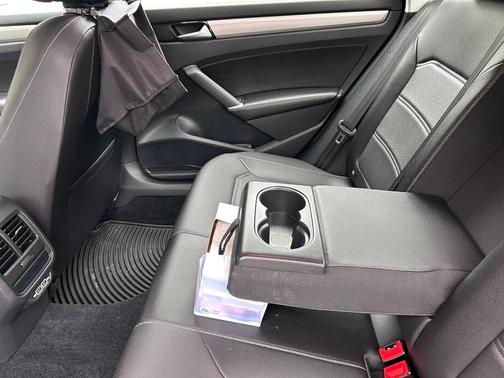 Blue 2022 Volkswagen Passat 2.0T SE