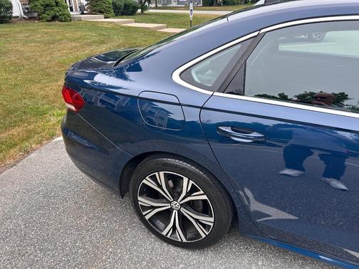 Blue 2022 Volkswagen Passat 2.0T SE