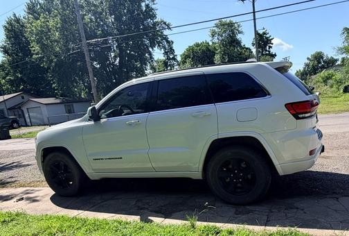 White 2015 Jeep Grand Cherokee Altitude