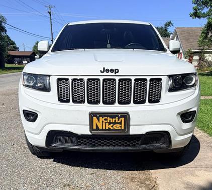 White 2015 Jeep Grand Cherokee Altitude