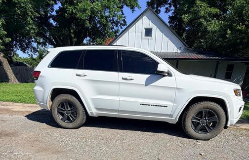 White 2015 Jeep Grand Cherokee Altitude