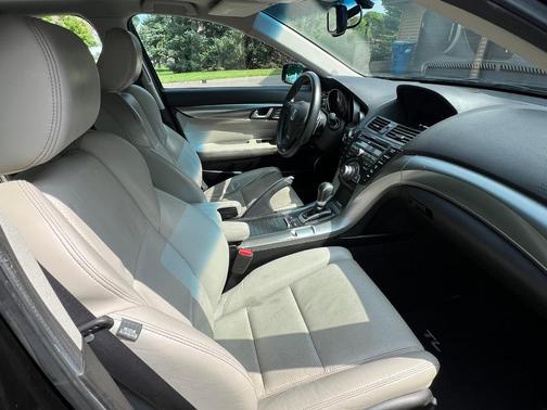 Black 2011 Acura TL Technology