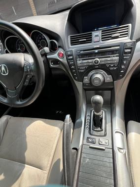 Black 2011 Acura TL Technology