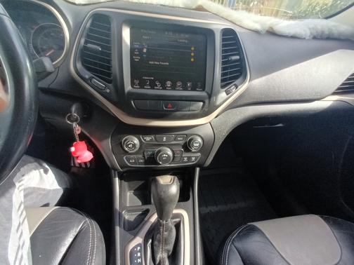 Gray 2014 Jeep Cherokee Latitude