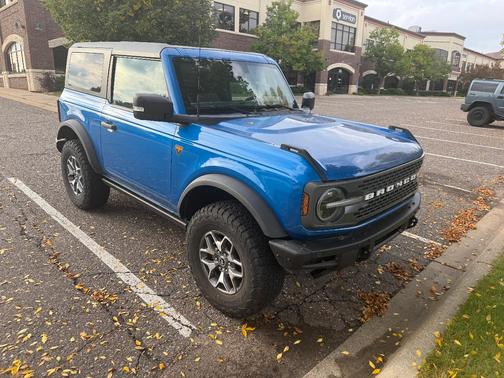 Blue 2022 Ford Bronco Badlands Advanced