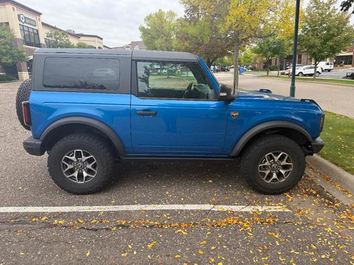 Blue 2022 Ford Bronco Badlands Advanced