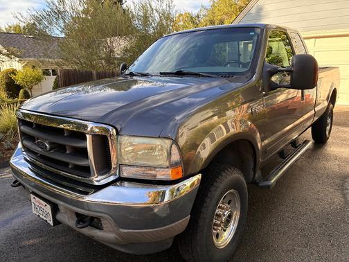 Gray 2004 Ford F-250 XLT SuperCab Super Duty