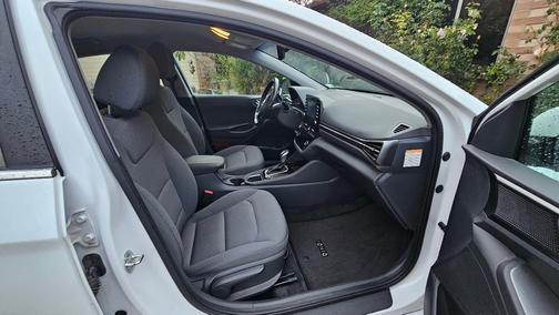 2020 Hyundai IONIQ Plug-In Hybrid SEL