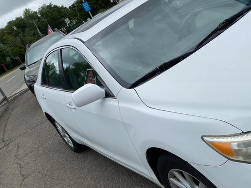 White 2010 Toyota Camry XLE