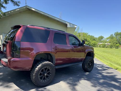 Red 2008 Chevrolet Tahoe LT