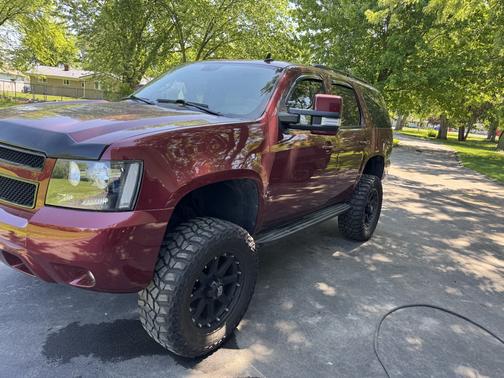 Red 2008 Chevrolet Tahoe LT