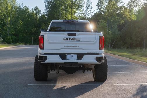 White 2020 GMC Sierra 2500 Denali