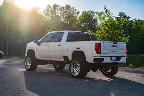 White 2020 GMC Sierra 2500 Denali