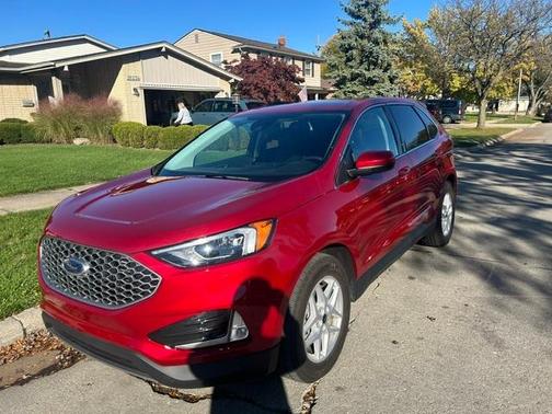 Red 2023 Ford Edge SEL