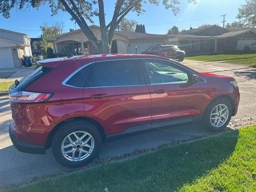 Red 2023 Ford Edge SEL