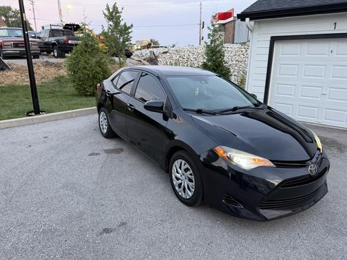 Black 2018 Toyota Corolla LE