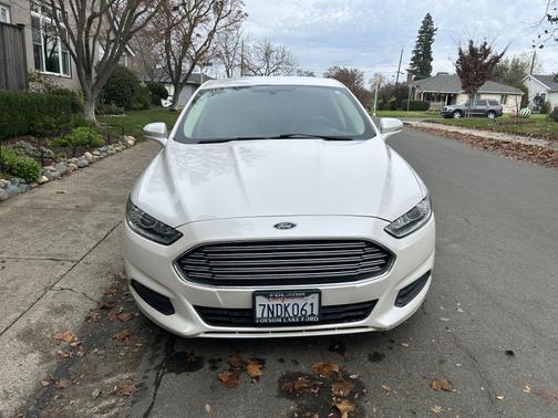 2016 Ford Fusion Hybrid SE