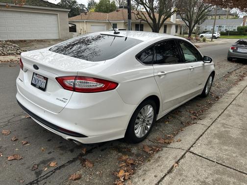 2016 Ford Fusion Hybrid SE