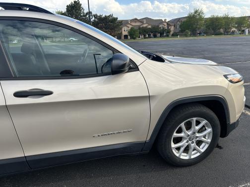 2015 Jeep Cherokee Sport