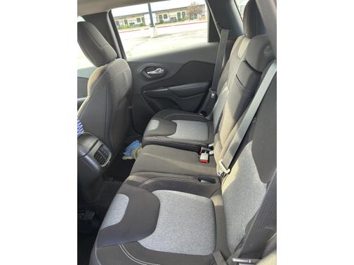 2015 Jeep Cherokee Sport