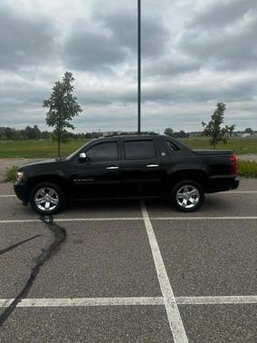 Black 2013 Chevrolet Avalanche LT