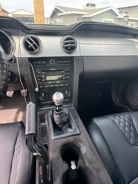 Black 2005 Ford Mustang Deluxe