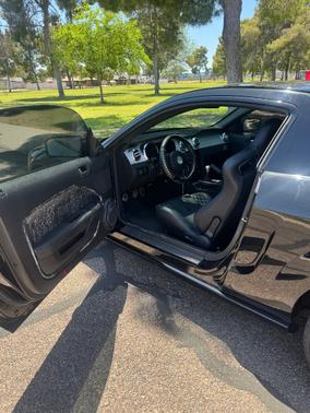 Black 2005 Ford Mustang Deluxe