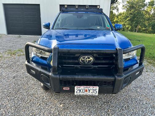 Blue 2018 Toyota Tacoma SR5
