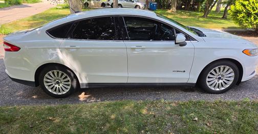 White 2015 Ford Fusion Hybrid S