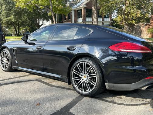 2015 Porsche Panamera 2