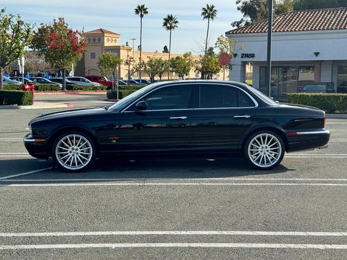 2004 Jaguar XJR Base