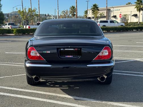 2004 Jaguar XJR Base