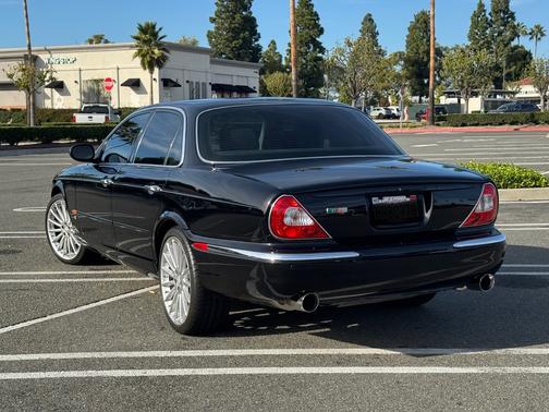 2004 Jaguar XJR Base