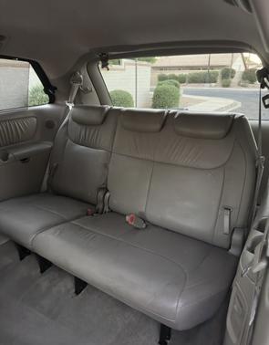 Gold 2008 Toyota Sienna XLE