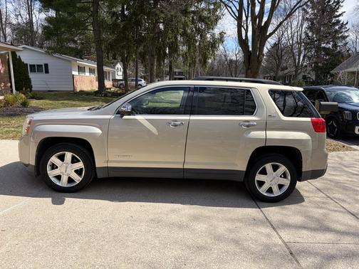 Beige 2011 GMC Terrain SLE-2