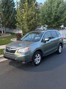 Green 2015 Subaru Forester 2.5i Premium