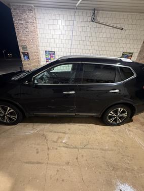 Black 2017 Nissan Rogue SL
