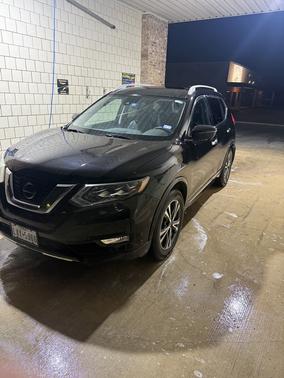 Black 2017 Nissan Rogue SL