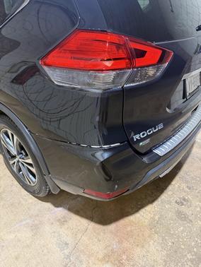 Black 2017 Nissan Rogue SL