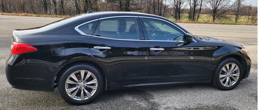 2012 INFINITI M37 x